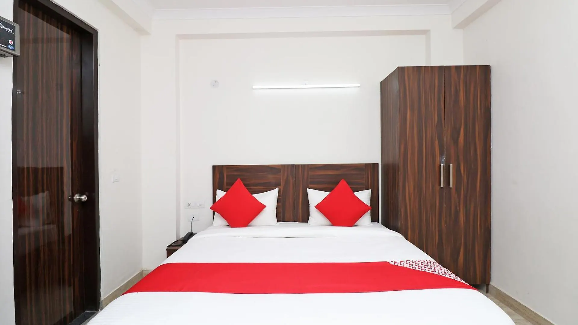Hotel O N R Residency Gurgaon 0*,
